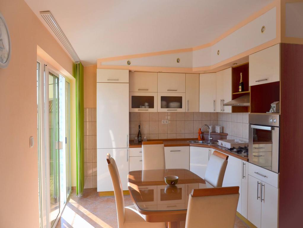 Apartman Julienne Kaštela Δωμάτιο φωτογραφία